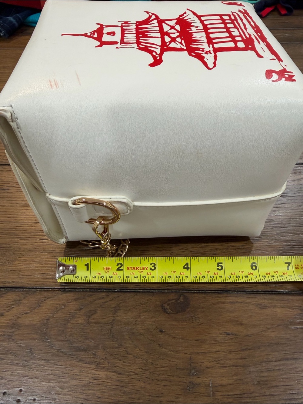 White Crossbody Chinese food Bag with Red Print and Gold Chain Strap - Picture 10 of 11